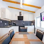 빌라 Rosa-apartamenty Z Prywatna Sauna 스클라르스카포렘바